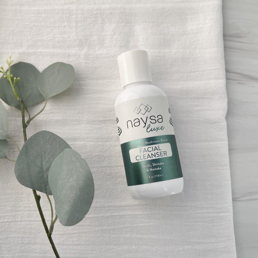 Naysa Luxe Facial Cleanser 1